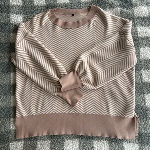 Women’s Chevron Pattern Sweater - Beige